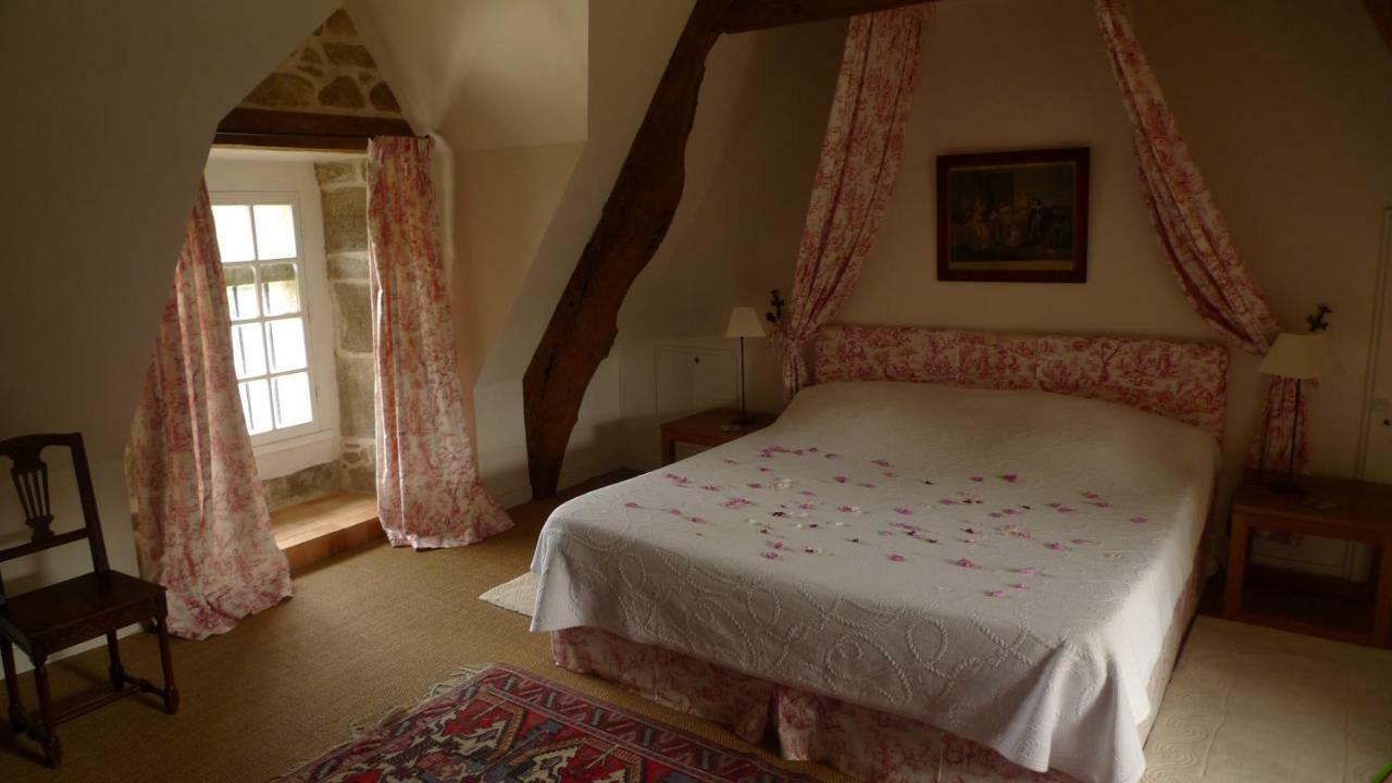 Manoir De Kerguereon Bed & Breakfast Ploubezre Eksteriør bilde