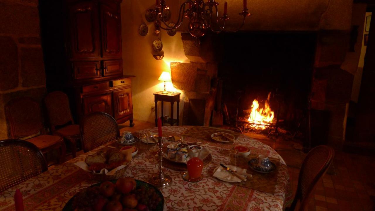 Manoir De Kerguereon Bed & Breakfast Ploubezre Eksteriør bilde
